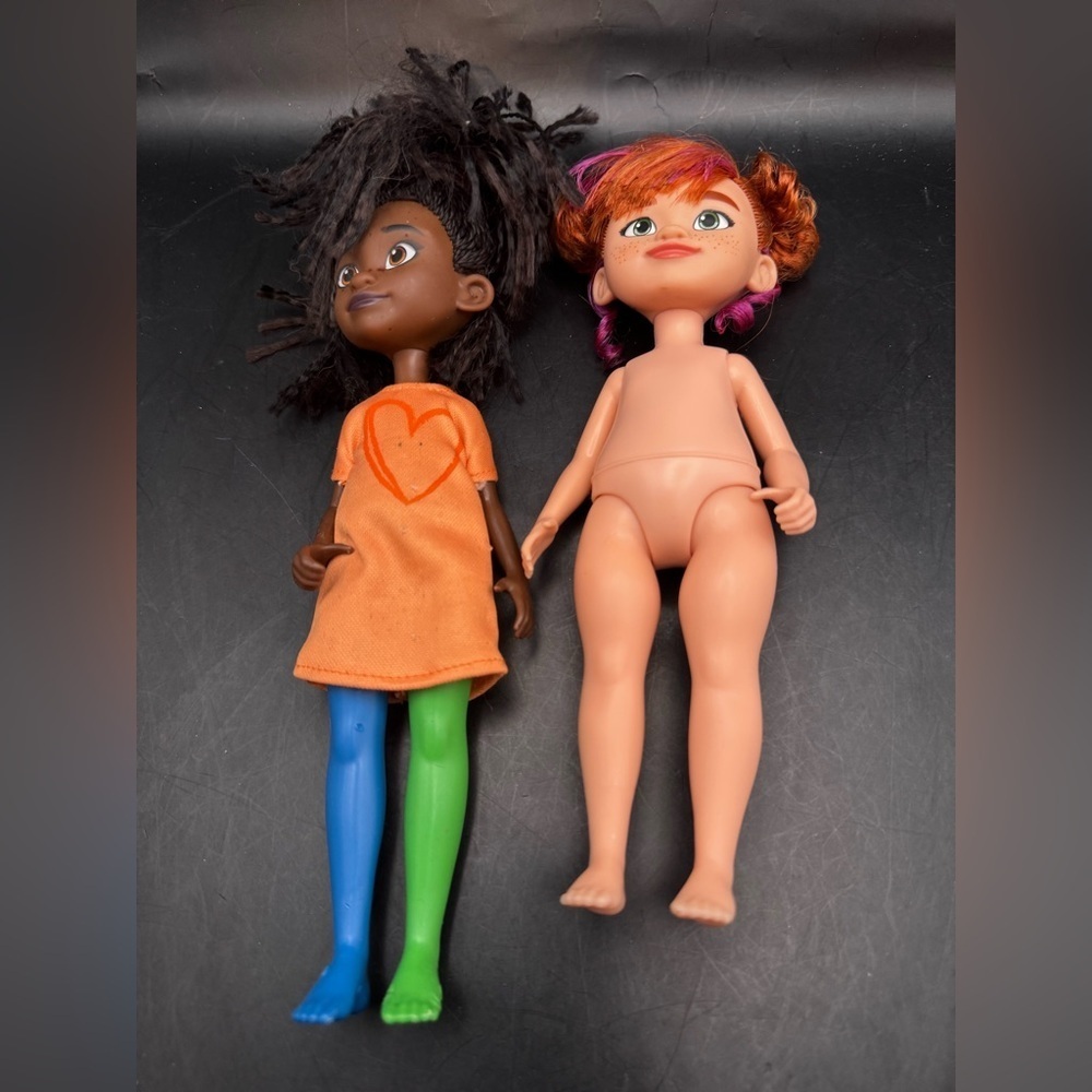 Karma’s World Lot Of Two Dolls: Switch Stein And Demi Ray Samuels With Outfit